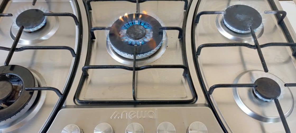 🔹 للبيع: طباخ منضدي + فرن شوي كهربائي 🔹
• طباخ منضدي
نظيف ويشتغل تمام، خمس اعيون.
• فرن شوي كهربائي
حالة ممتازة، يشوي حجم كبير 60 لتر، عملي وسهل الاستخدام.
📌 الأجهزة بحالة جيدة 
📌 سبب البيع: عدم الحاجة
💰 السعر: (120 الف أو قابل للتفاوض)
📍 الموقع: (خانقين متوفر توصيل مجاني)
📞 للتواصل: (*********** / خاص) خناقين, ديالى
