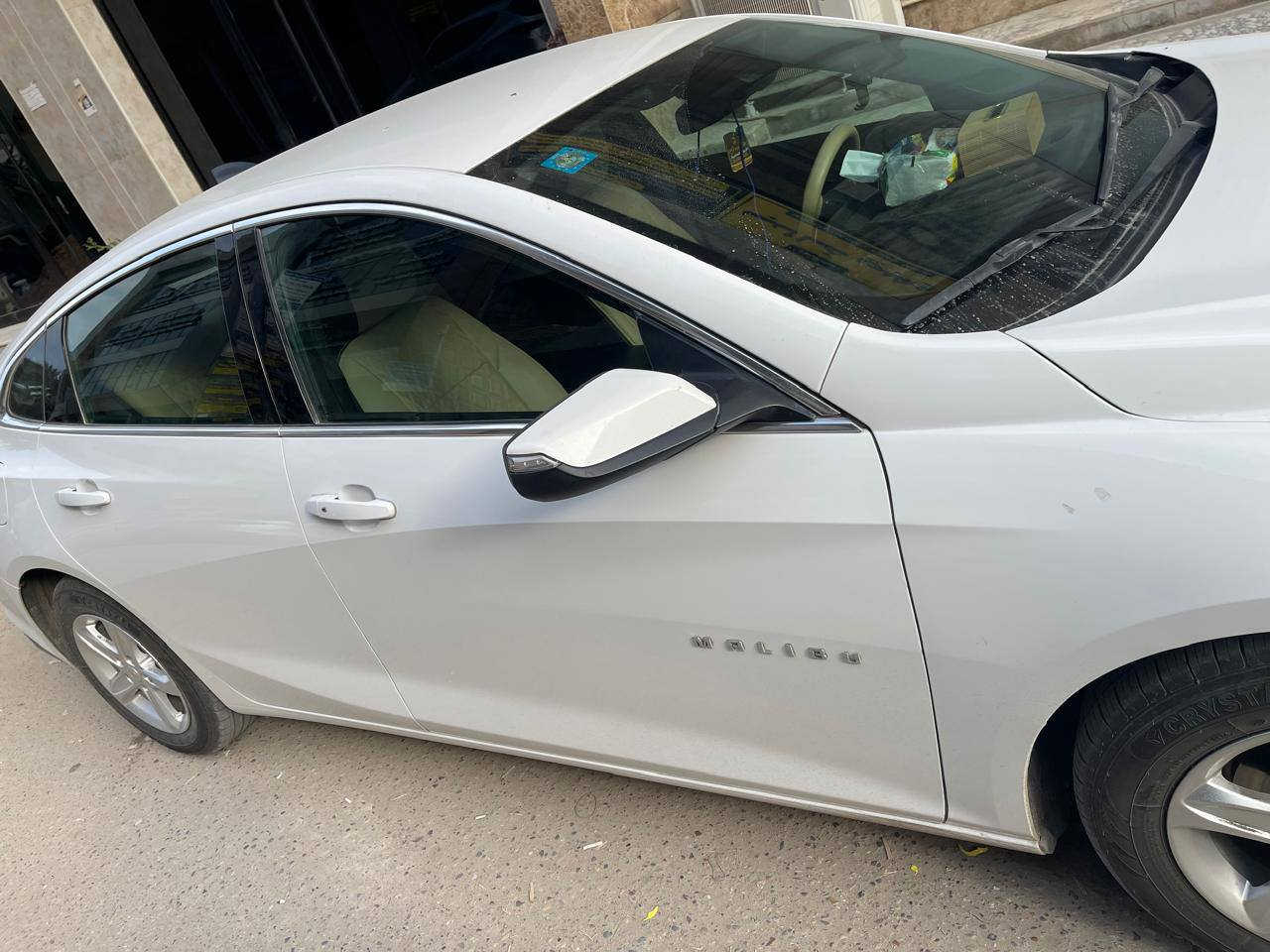 السلام عليكم ماليبو موديل 23ماشيه 41الالف بصره نكليزي بسمي السعر 145بيه مجال قليل حادث فقط دعاميه. رقم ***********
