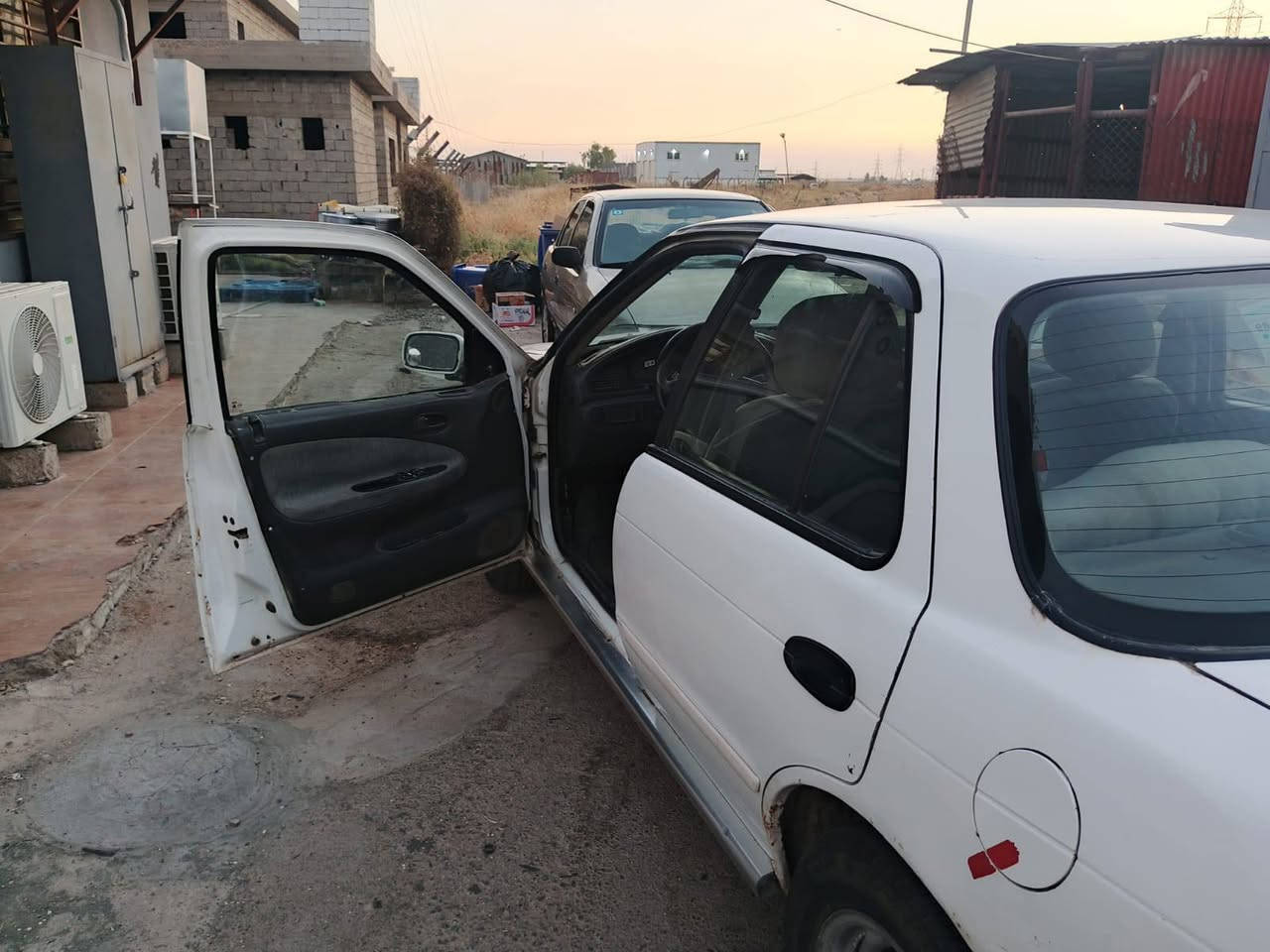 السلام عليكم مكلف بالنشر للبيع كيه سيفيا موديل 96رقم دولي ديالى محرك وگير شرط صبغ مابيها تبريد شغال تايرات صدر كلها شرط مكان السياره كركوك 
سعر السياره 45 وبيهال مجال 
أتصل ع رقم ***********
