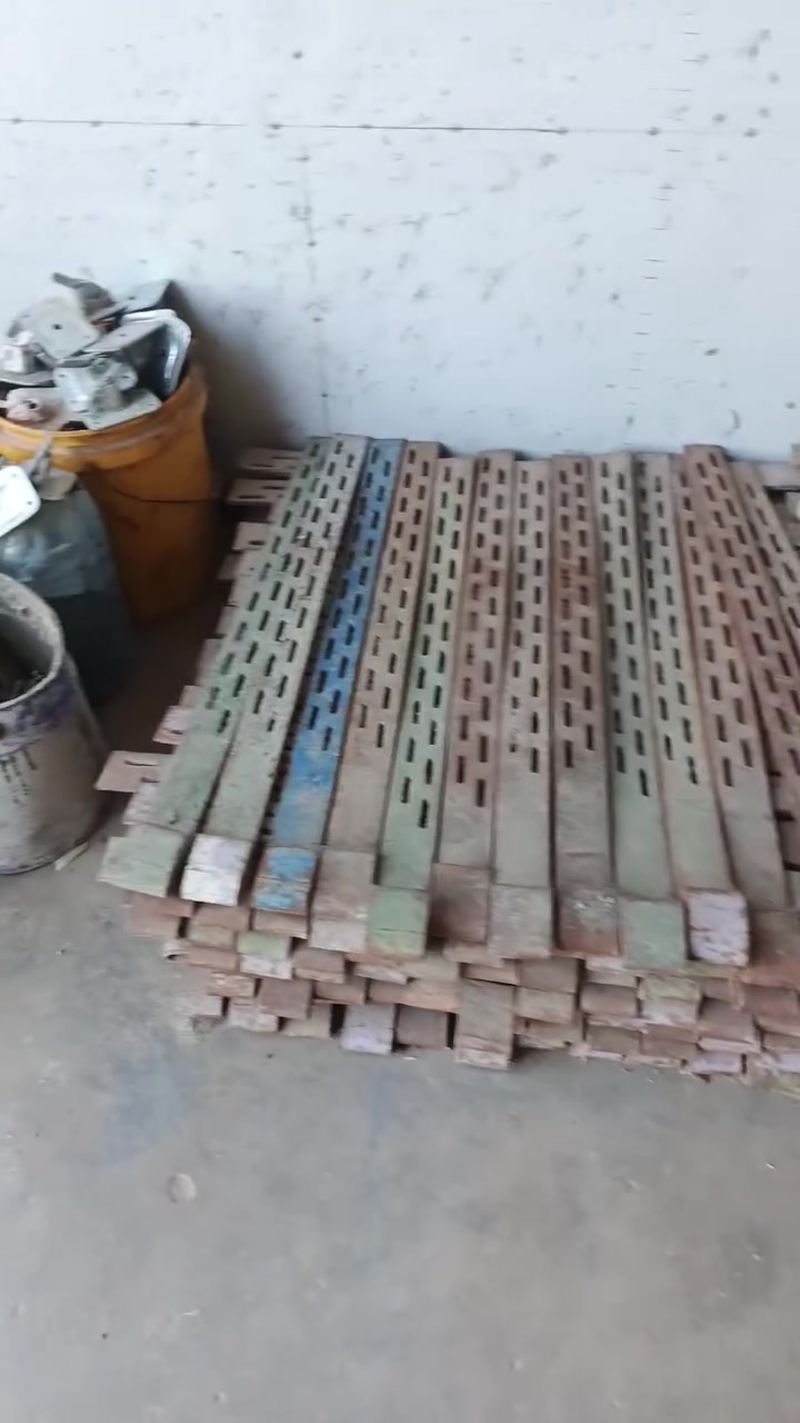 سلام عليكم اخوان جكات متر4 و فخات رباعيه و عصافير للبيع العنوان بصره للستفسار ***********///***********
