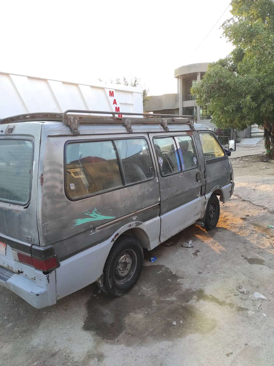 السلام عليكم شباب سياره كيه بسته موديل 1994رقم ذي قار صدامي مميز سنويه منتهيه بال 2020كاعيده جديده ودوشمه جديده دواخل حلوه ونظيفه كير مكينه وحداديه وتخم تاير مكفولات شواصي بلاديه كهربائيات كله شغال سياره جاهزه لو ربع ماتذب عليه السعر 12ورقه وبيه مجال للشراي. شي بصيط  والمو شراي لايتصل ولايعلق رجاء خاص مغلق مكاني بابل مامتواجد عل فيس هاذه رقمي للتواصل‏‪0787 703 8496
