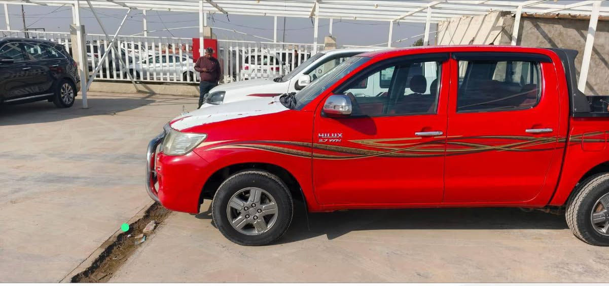 سلام عليكم
للبيع تيوتا هيلوكس 
موديل2015  ✅     
تخم تاير حداديه 🛞
كير أوتماتيك 🎚️  
اواكس بلوتوث 
اشاير بامري ⁉️
رقم واسط ✅
كفالة من الصبغ والتبديل 
السعر245 مجال بسيط 💵
 📍المكان واسط الاحرار 
للاتصال ‭
‏‭***********
