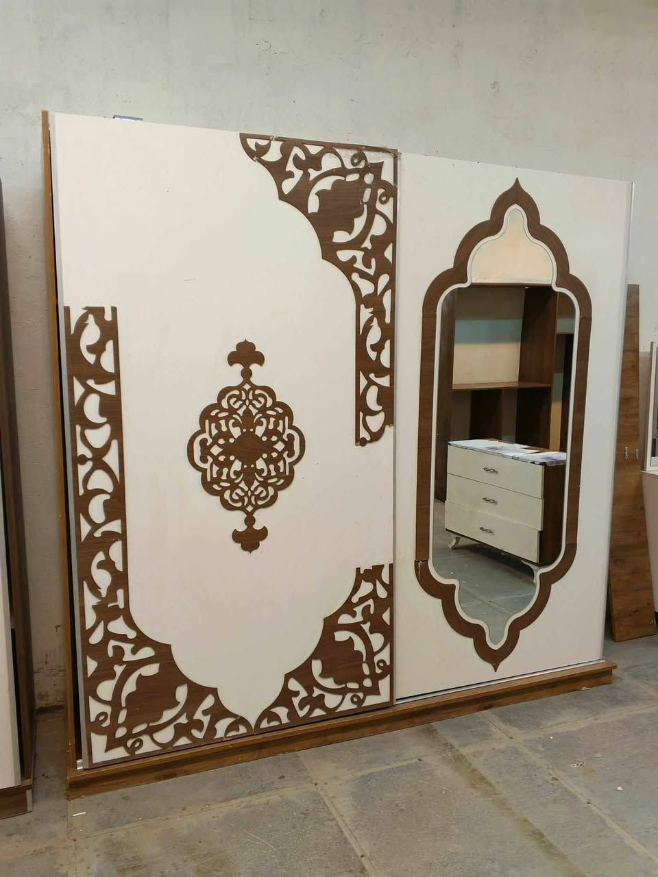 غرفه تركي نظيفه.اخت الجديده.السعر 375مع شد ونقل الحجز واتس***********
