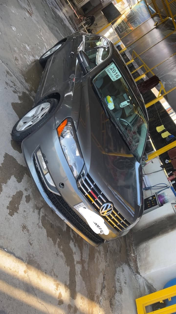 سلام عليكم 

Volkswagen Passat 2016 
سياره بيها 3 بخ بدون دواخل شرط فحص 
سياره خليجي 
ممشى 144 
مواصفات ملكي 
فول فول 1/1 
محرك 5  سلندر 
كوبون بانزين  بي 
مكان سياره كركوك 
***********
