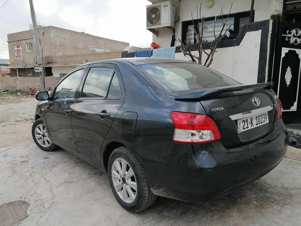 یارس مۆدئل 2010. ئۆتۆماتیک.  زۆر جوان مەزبووتە سەیارەکە مالی دۆستە سەنەوی هەموو شتێکی تازەیەو بەناوی خۆمانەوە. ٤ پارچەی بۆیاخە  بئ ناوگرتن بئ ارباگ. پێش دوای کەپسە بەشەرت.  گێر مەکینە تەحویل براوە غرامە هەمووی بەشەرت. سەیارەکە دەبل گێچە جام کارەبا. ئەیبیئێسە.  سعری ٧٩ گەلاو معامەلەیە لەسلئمانیە سەیارەکە.  *********** السليمانية, العراق
