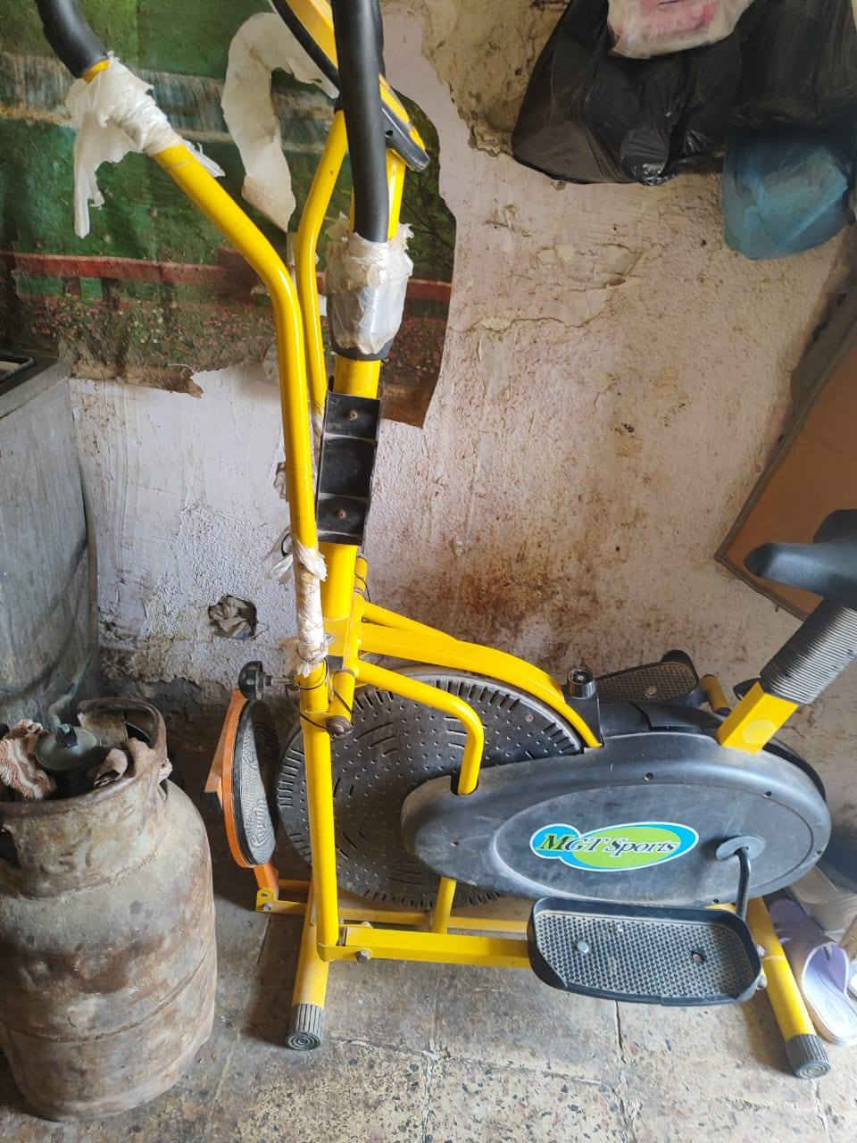 السلام عليكم شباب اثاث مال بيت كامل جميع الاثاث للبيع الاستفسار ***********واتساب فقط غير متواجد على الخاص
