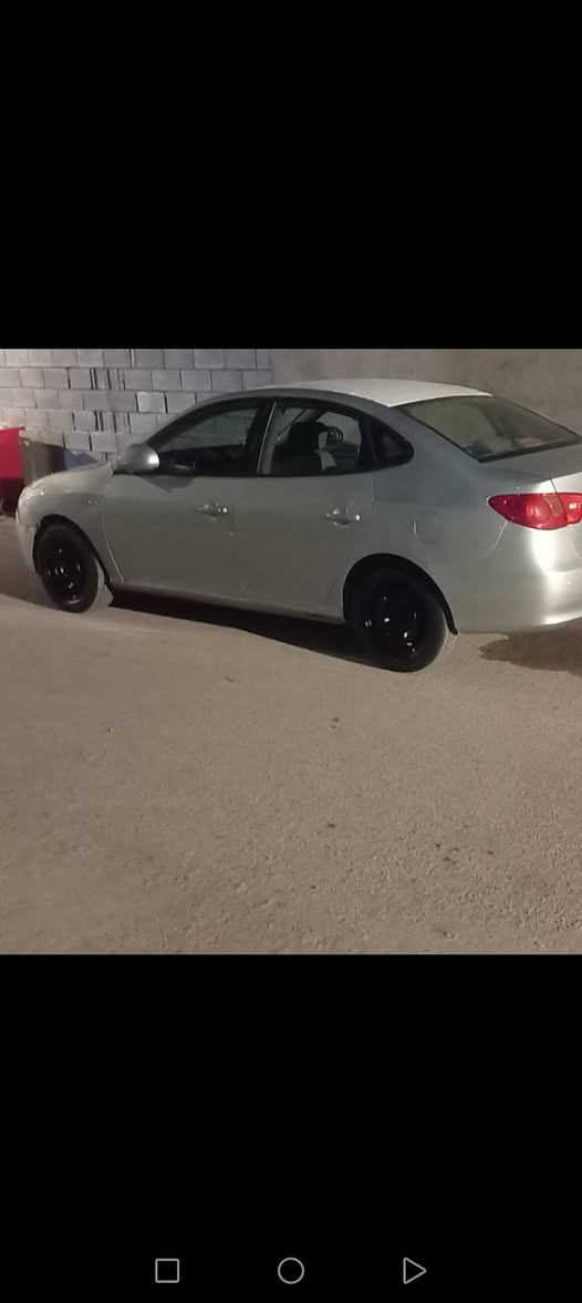 سلام عليكم سيارة ادوات كصة جنطة فول مواصفات ما عدا الفتحة مكينة كير حدادية تبريد النترة السعر 40 وبيهة مجال العنوان بصرة الرقم ***********
