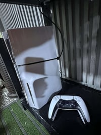 بلي 5 اوربي كامل ملحقات الاصليه ماعدا الكارتونه نسخه الطافي نضافه 100‎...