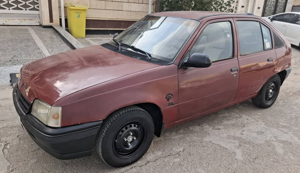 سلام عليكم عندي اوبل كاديت للبيع فقط موديل 1990 رقم بغداد بسمي سنويه الى 2030 كير اوتماتيك ستيرن باور محرك 1600 كهربائيات كله شغاله بلاديه لا ضربه مصبوغه حزام فقط قماره وتكم بلاد تخم تاير جديد صدر امامي وخلفي جديد باتري جديد قطره خياس ما بيهه كير محرك جدد السعر 30 وبيهه مجال قليل ورجاء الي مو شراي لا يتصل مكان السياره بغداد العامريه الرقم الهاتف ***********
