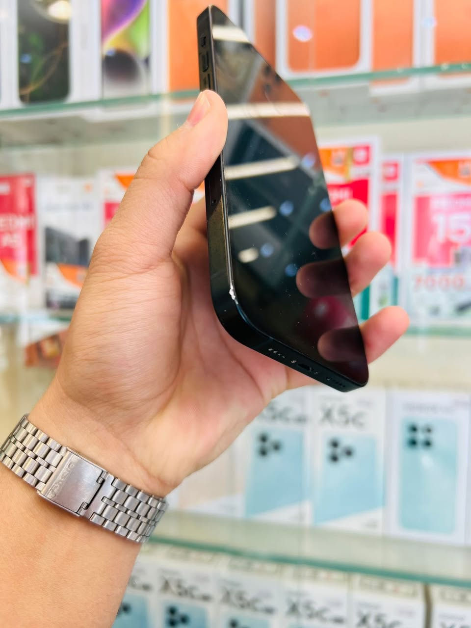 ايفون 14 بلاس عربي شرق اوسط ماسترر A/AA🔥🔥🔥
ذاكرة 128 بطاريه 94 بعده بالضمان بعد شهر ويخلص ضمانه
جهاز لوك مامفتوح بلادي على حالة الوكاله ✅تفحص الجهاز وين ميعجبك وبي ثلمه بسيطه مثل ماموضح بالصوره
الجهاز شغال 💯💯 مع وصل ضمان لمدة 5 ايام ملحقات كامله كارتونه الاصليه مطابقه السعر 550 الف 🔥✅
بغداد / البياع شارع 20 اسم المحل مركز حسان للموبايل 
***********
