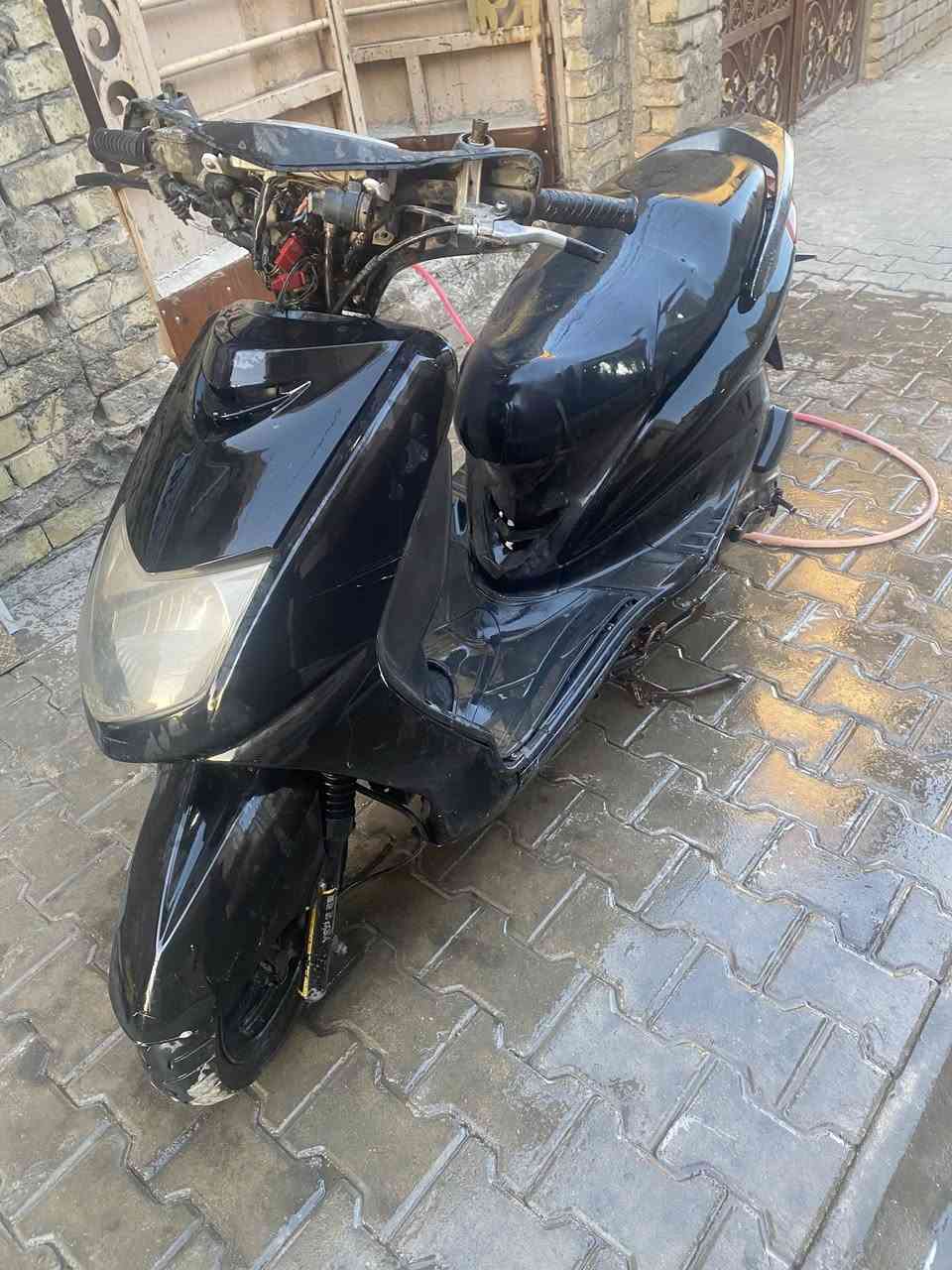 دراجه سكنس سرعه ١١٠ شغاله
سعرها. ٢٥٠ الف.  قفل مكاني بغداد 
سلف هندر شغال .  نقص باتري


**إذا كنت صاحب هذا الإعلان وتريد حذفه لأي سبب، رجاءا أرسل رسالة إلى الدعم الفني**