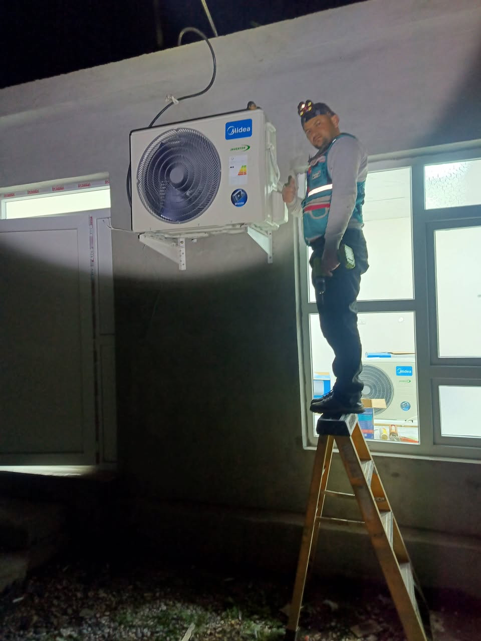 مستمرين بتجهيز وتركيب العملاق الازرق الاصدار الجديد ميديا تكييف انڤيرتر بتاريخ 2/3/2026الحملة الرمضانية كادر ورشة البشير لتدفئة والتبريد بأدارة علي الجبوري تحياتي لجميع/***********
