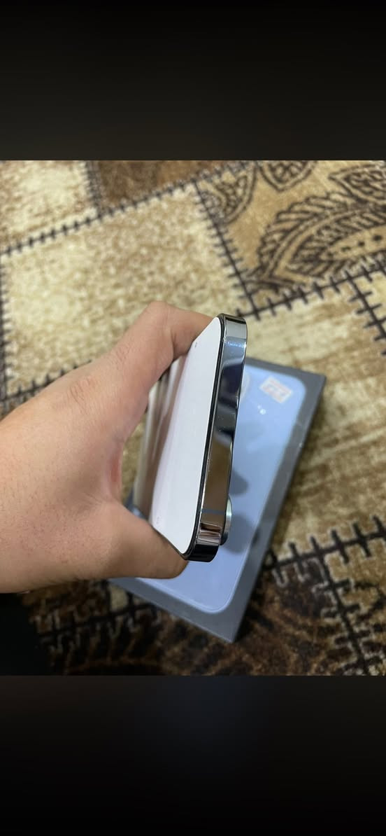 ايفون ١٣ برو ماكس 
بطاريه ٨٢ 
ذاكره ٢٥٦ وتر بروف نضيف كلش السعر ٦٧٥ بغداد حي القاهره ***********
