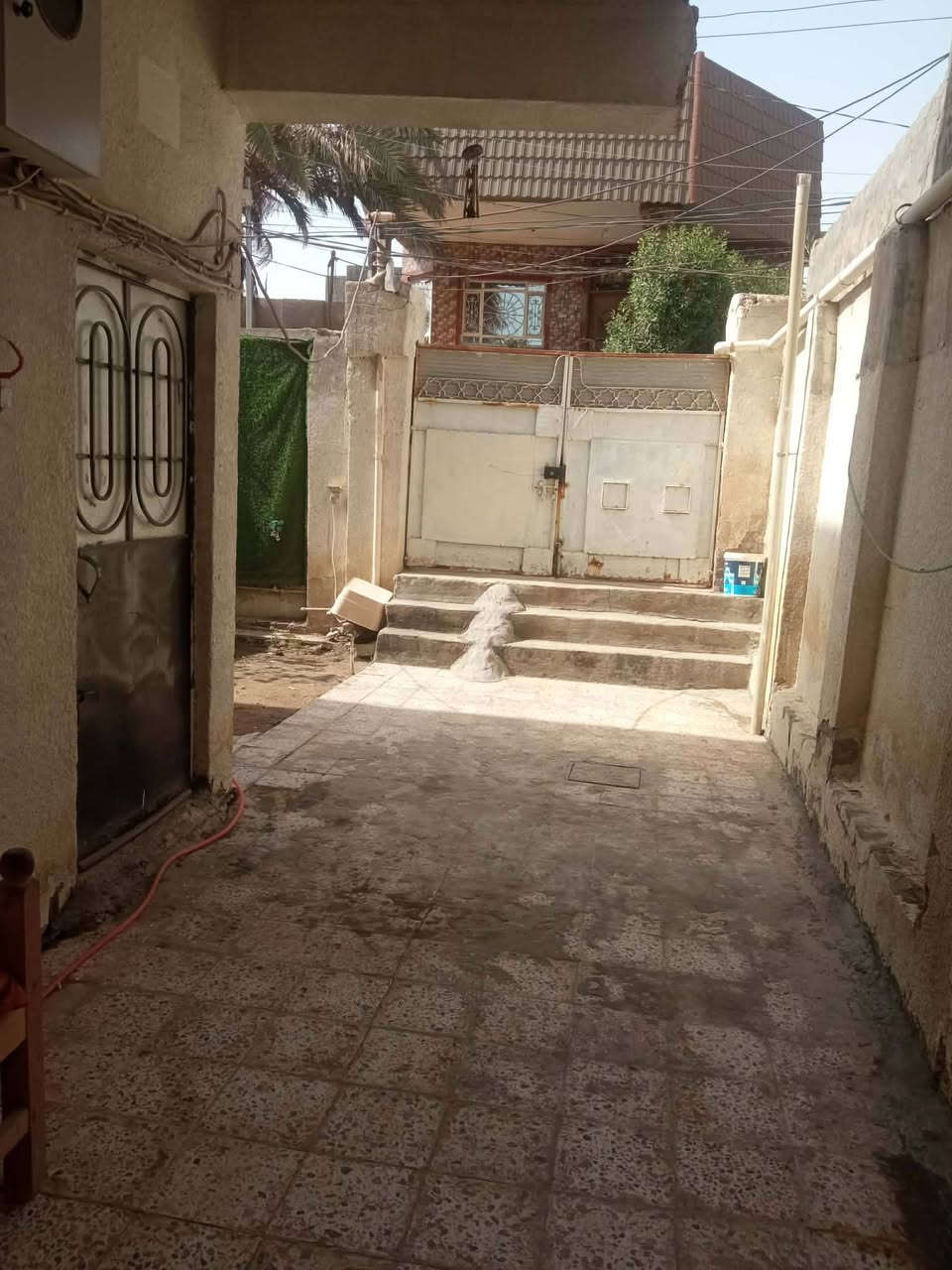 بيت في كريطعه 156متر سند زراعي قرب اسواق علي حسان السعر 90 وبيه مجال بسيط الاتصال على الرقم ***********

