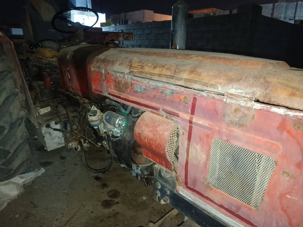 سلام عليكم عنتر للبيع 71 نضيف العنوان الرمادي استفسار.   رقم.   ***********
