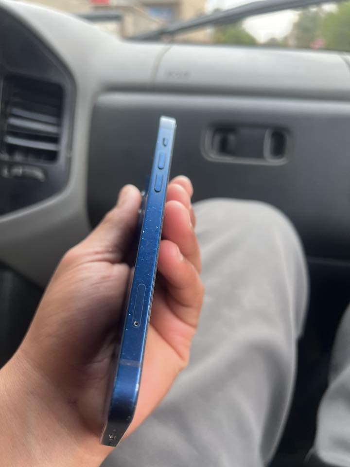 آيفون 12 عادي البيع أو مراوس
جهاز نضيف دبل شريحه 

ذاكره 128 بطاريه 100 

جهاز مبدل بطاريه وضهر الباقي بلادي

كله شغال فيس إيدي شغال 

سعره 275 وبي مجال 

مكاني بغداد أبو غريب 

***********
