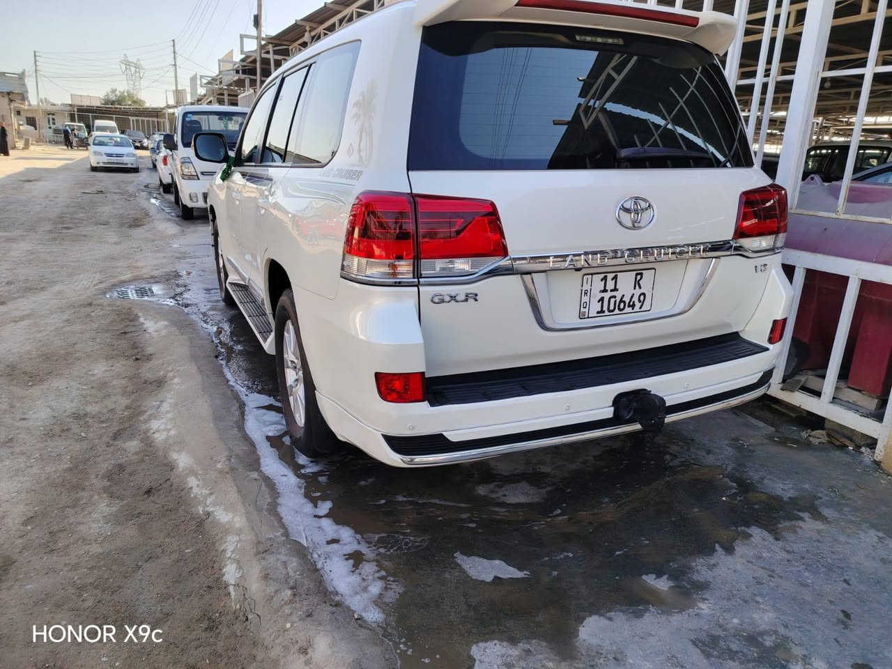 السلام عليكم 

لاندكروز موديل 17 فول مواصفات رقم بغداد انكليزي تخم تاير  لايت زنون فتحه سقفيه مري شفط تشغيل عن بعد كشن كهربائي كامرات محيطيه حساسات اماميه وخلفيه وباقي المواصفات معروفه للستفسار اتصل على الرقم ***********أو‏‪***********‬‏
مكان السيارة بابل مشروع المسيب
