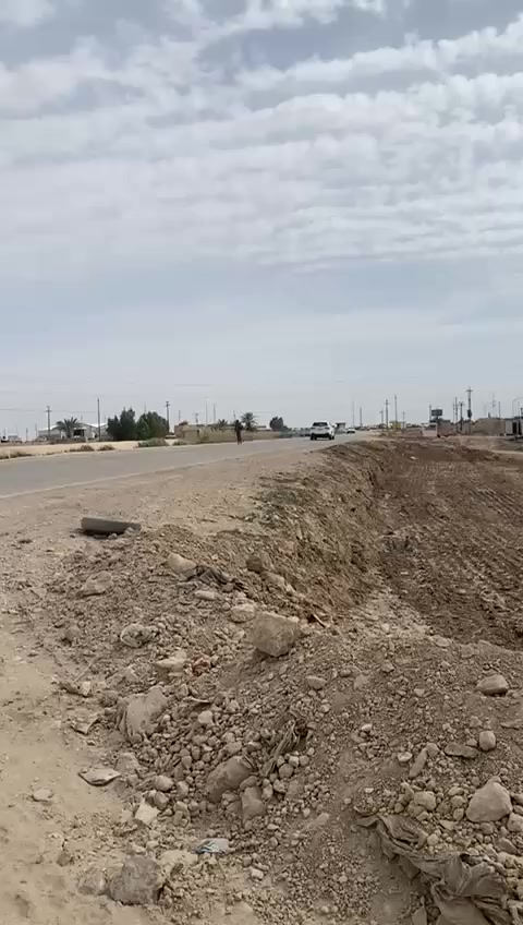 قطعة أرض 200متر للبيع مركز  الكوت /منطقة الأرامل قرب جسر الدجيلي وتبعد عن التبليط 150 متر  وجه مقابل شارع الحي شارعها 12 متر ومنطقة خضراء وشارع 30 للاتصال على ***********
