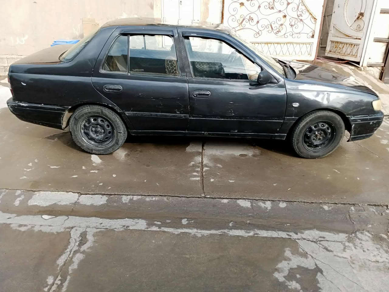 نيسان صني موديل ١٩٩٣ 
***********
