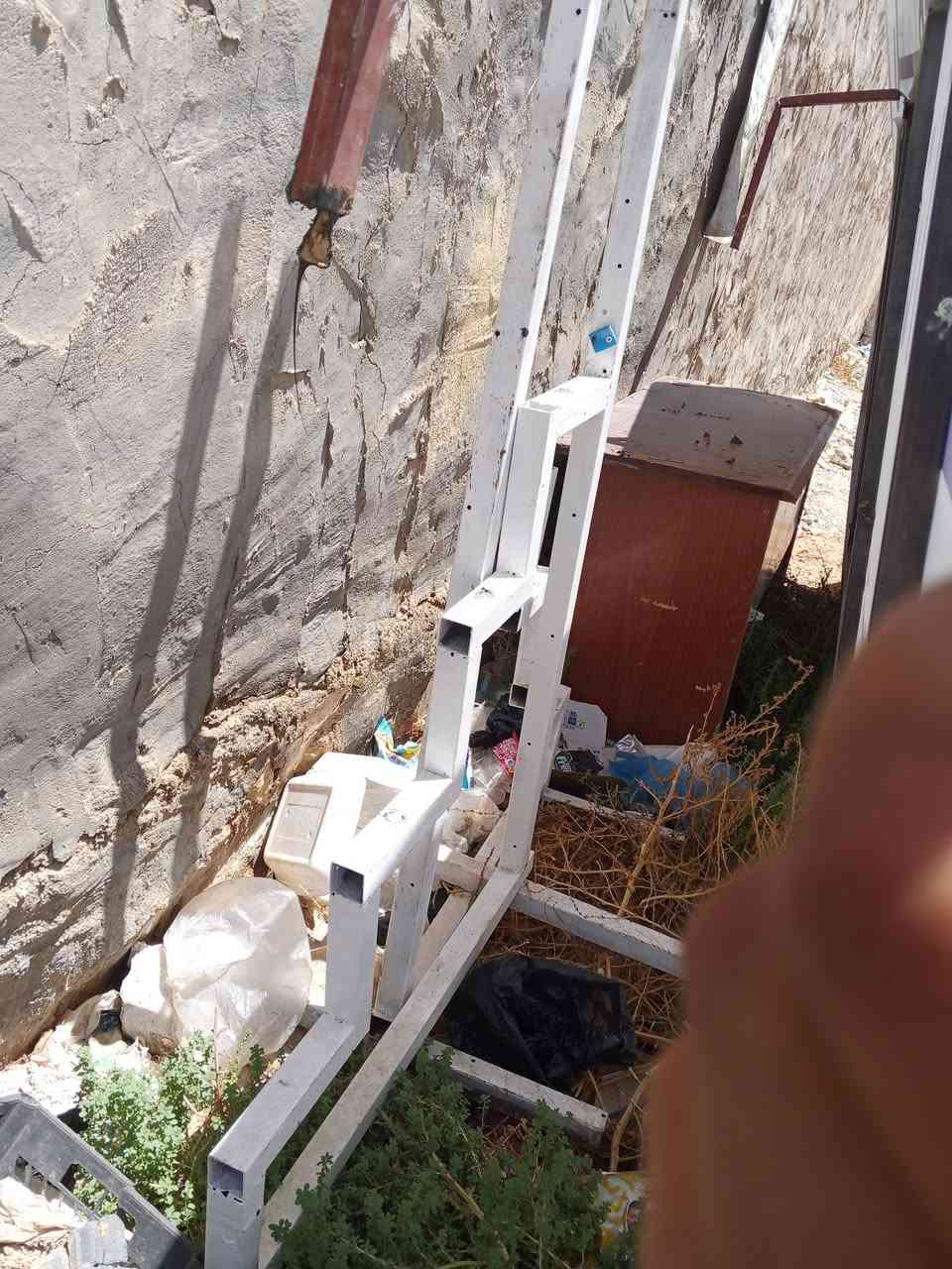 سلام عليكم لبيع نماذج محجر  واحد كامل و2 فقط بايات حديد سعر كلهن 70
***********
