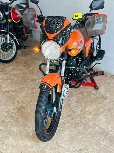 يالله سلام عليكم اخوان 
دراجه دايوان  موديل 2022 

داخله ب ال 2023 

رقم ديالى تحويل ثاني يوم 

دراجه غنيه على التعريف مال جناي دهن امزويل وبانزين محسن 

سعر  ( 2350 ) وبيه مجال 

للاستفسار .. 

***********
