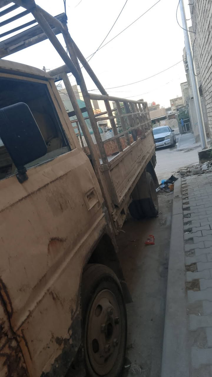 سلام عليكم داينا ميسوبيشي موديل 1981 مكينه شغاله السيارة شوفة عينك السعر 30 وبيها مجال للشراي عنوانها بغداد الامين الثانية سكينه لل اتصال ***********
