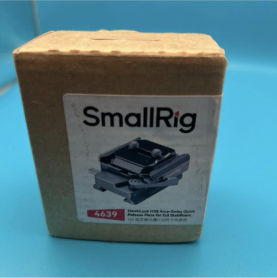 تفاصيلهه اقراهه
هذا المنتج هو SmallRig HawkLock H38 Arca-Swiss Quick Release Plate (طراز 4639).الاستخدام: مصمم خصيصًا لربط الكاميرات بأمان بمثبتات DJI (مثل RS 4/RS 3/RS 2) باستخدام نظام Arca-Swiss.الميزات: يتميز بهيكل سريع الفك مع قفل أمان ومسمار لتحديد الموقع لمنع الانحراف، بالإضافة إلى تصميمه الذي يخفض مركز الجاذبية لزيادة الاستقرار.التوافق: متوافق مع قفصSmallRig HawkLock (HawkLock Quick Release Cage) ويدعم التثبيت من الجانب أو الأعلى / السعر 18 الف


**إذا كنت صاحب هذا الإعلان وتريد حذفه لأي سبب، رجاءا أرسل رسالة إلى الدعم الفني**
