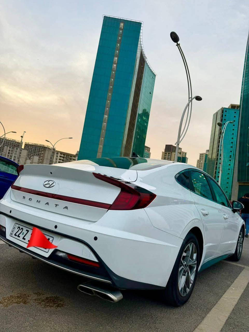 هونداي سوناتا وارد امريكي 
‎الفئة:SEL. 
‎المديل:2022. 
‎رقم اربيل تسجيل جديد 
‎السعر 183 ورقة  
بدون صبغ وبدون تبديل مكفولة 
‎*السيارة مكفوله فقط مبدل دعاميات بلاديات وبدون صبغ . 
————————————————————————
‎1-حجم المحرك 4 سلندر 2500 . 
‎2-عداد المسافة 25 الف . 
‎3-بصمة ابواب وتشغيل عن بعد. 
‎4-زينون عالي ناصي آصل. 
‎6-رادر جانبي مانع اجتياز. 
‎7- ردار امامي. 
‎8-تحديد مسار. 
‎10- فتح صندوق ذاتي عن توقف خلف سيارة
‎11- هندبريك بصمة كهرباء
‎12-تدفئة الكراسي الامامية. 
‎13-تحكم ستيرن جهيتن. 
‎14-سستم صوت متكامل. 
‎15- كير بيانو دكم
————————————————————————
‎مكان بغداد  
‎للاستفسار ***********
