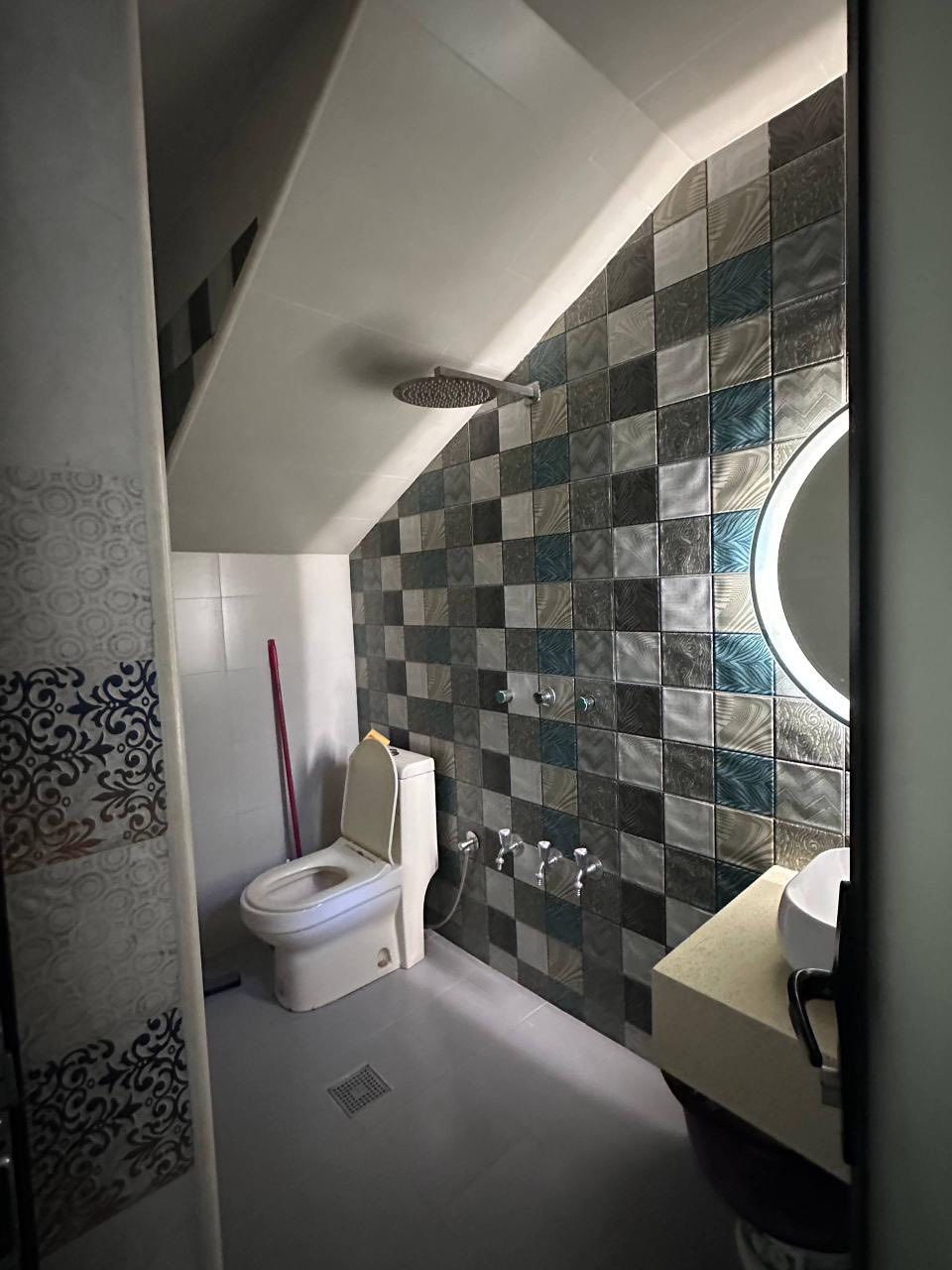 السلام بيت مساحه 75 مكانه كفائات الصحه مجاور سيراميك القلعه الذهيبه زراعي سند 25 السعر 85 وبي مجال للشراي للاستفسار الرقم ***********
