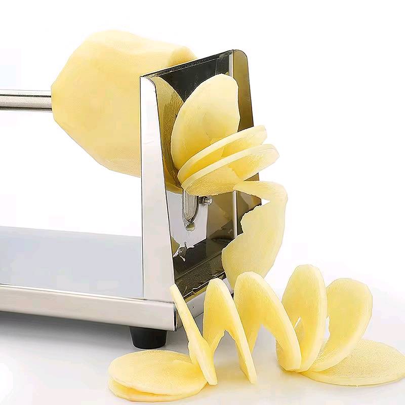 أداة تقطيع البطاطا الحلزونية اليدوية – Spiral Potato Chips موديل: Z-2807

• أداة يدوية مخصصة لتقطيع البطاطا بشكل حلزوني لتحضير رقائق البطاطا الحلزونية بسهولة.

• تصميم عملي بآلية تدوير يدوية.

• شفرة مصنوعة من ستانلس ستيل 304.

• قاعدة شفط (Suction Base) لتثبيت الأداة أثناء الاستخدام وزيادة الاستقرار.

• خفيفة الوزن وسهلة الاستخدام.

• مناسبة لتقشير وتقطيع حبة البطاطا كاملة دفعة واحدة.

• نوع التشغيل: يدوي
• مادة الشفرة: 304 Stainless Steel
• القاعدة: Suction Base (قاعدة شفط)
