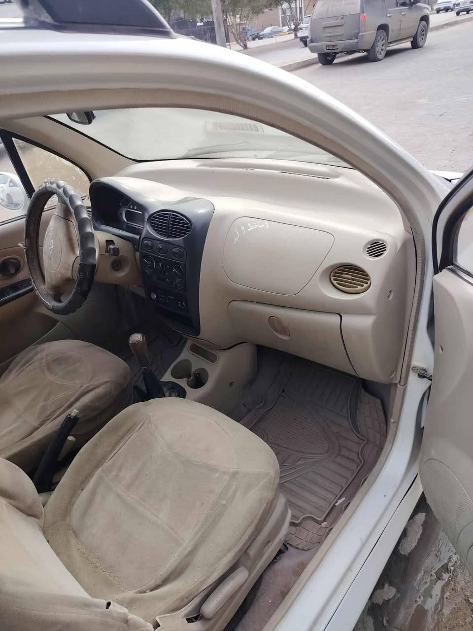 سياره كيو كيو موديل 2013 گير عادي 
محرك خيط بخار حداديه وگير وكهربايات جديد 
تبريد ثلج محرك 1400 المرغوب
سنويه ساقطه رقم نجف
ماشه 90 الف حقيقي
مكفوله من الضربه ولتبديل سياره بلادي

السعر 25
***********
