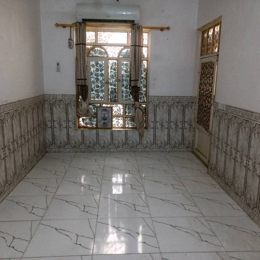 بيت للبيع مساحة 125 متر طابقين و غرفتين و صب و مكشوفتين و كراج للسيارة و حديقة و صحيات داخلية و خارجية و استقبال و صالتين السعر 55 مليون وبي مجال للطيبين الموقع قرب مسجد السهلة المعضم شارع معمل الدبس او منطقة السهيلية و يرهم مراوس في حي ميسان او قرب سكلة الكرعاوي الرقم ***********