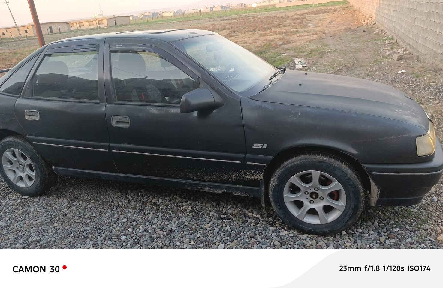 سلام عليكم اوبل فكترا حجم 20 للبيع سيارة بسمي تحويل ثاني يوم محرك كايم شاشة كاميرا صدر مامي جديدة طغم دسكات جديدة داخل نظيفة السعر 43 بيها مجال لل طيبين رقم الهاتف ***********
