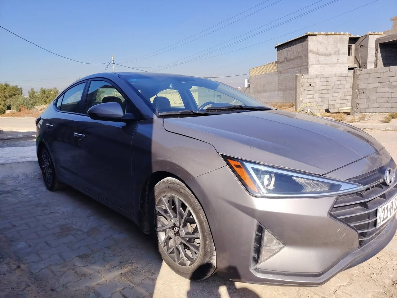 السلام عليكم 
النترا ٢٠٢٠ وارد امريكي 
مواصفات السيارة فول 
كير ATM
فتحة سقف
رادارات 
تثبيت سرعة 
تثبيت مسار 
قيادة ذاتية 
تدفئة كشنات 
نظام ABS  
محرك ٢٠٠٠ ما مفتوح 
حادثها جاملغ وبنيد بدون دواخل 
باقي الاجزاء سليمة 
السعر ١٣٨ ورقة بيها مجال
مكان بغداد اليوسفية 
***********
