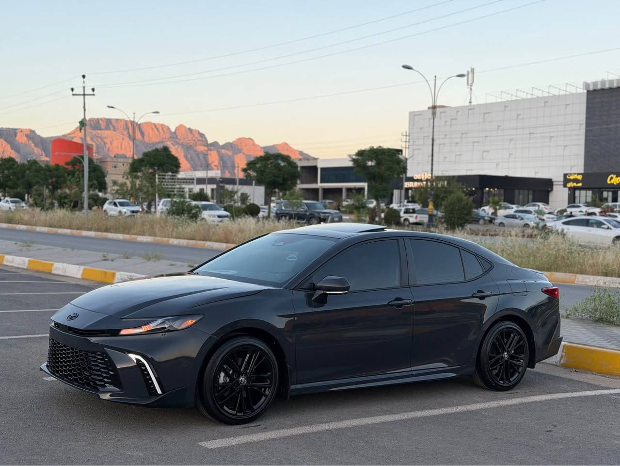 TOYOTA CAMRY SE+ 2025 
سە یارەکە تەنها بۆنیت بۆیاخە بیناوگرتن ئیرباگ بەس سوکان تەقیوە سەیارەکە فول مواسەفاتە(سلایت-شاشە گەورە-بەسمە-مۆبایل شاحن-هتد) تەنها١٥مایل رۆشتوە هەموو گیان بەشەرت گیرو مەکینە کارەبای بەشەرت کاتی نەشکاوە ٣ مانگ کاتی لەگەلە نرخ-٢٣٨$ شتیک مەجال 

***********
***********
Whatss app 
Vaiber رانية, السليمانية
