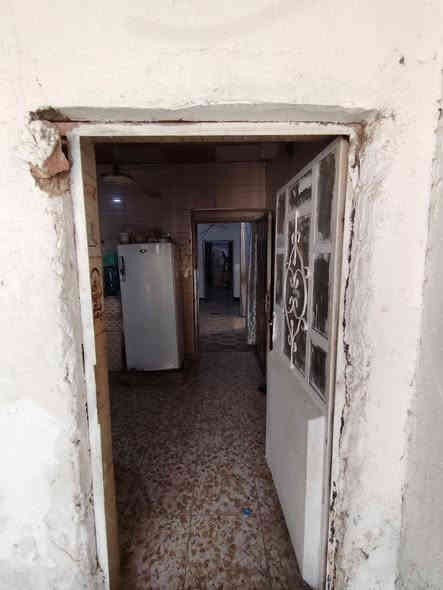 يـــاالله
بيع مستعجل 
بــــيــت لــلــبـيع مــــساحته 165متر 
غــــرفتين +صـــــالة +اســـتقبال +مطبخ +تخاريج 
قـــريب على الشارع يبعد عـــــن شارع 50متر 
بيت نضيف ومرتب مثل ماواضح بالصور 
كافة الخدمات متوفرة 
#العنوان شارع المطار القديم قرب مخبز المختار قريب على الشارع المعمل 
السعر29وبي مجال 
للاستفساراكثرالاتصال على الرقم ***********☎️
