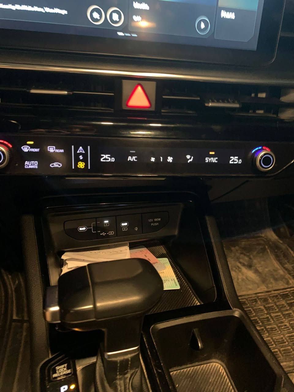 السلام عليكم
كي فايف 25 مراوس بسيدونا او سورنتو. موديل حديث
تفاصيل ع الرقم ***********
