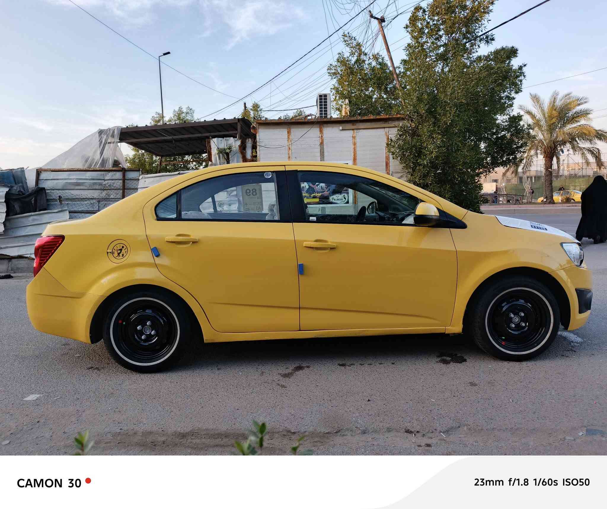 السلام عليكم
للبيع شوفرليت سونك
موديل2012  وارد خليجي
مكينه1600 المرغوب
كير 5 نمر ميكانيكي 
كير مكينه مكفولات
كهربائيات كله شغاله
رقم انكليزي الجديد مصفره هيه وغرامه تحويل ثاني يوم
شاشه جبيره كامره دواره 
تخم تاير باتري جديد 
 السياره حلوه وبل عافيه عل ياخذه الشراي يتصل وهذه رقمي ***********  
سعر64 وبيه مجال حك الجيه مكاني بغداد
