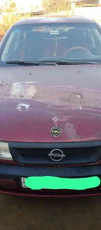 أوبل فيكترا • ١٩٩٢ • ١٨٠٠