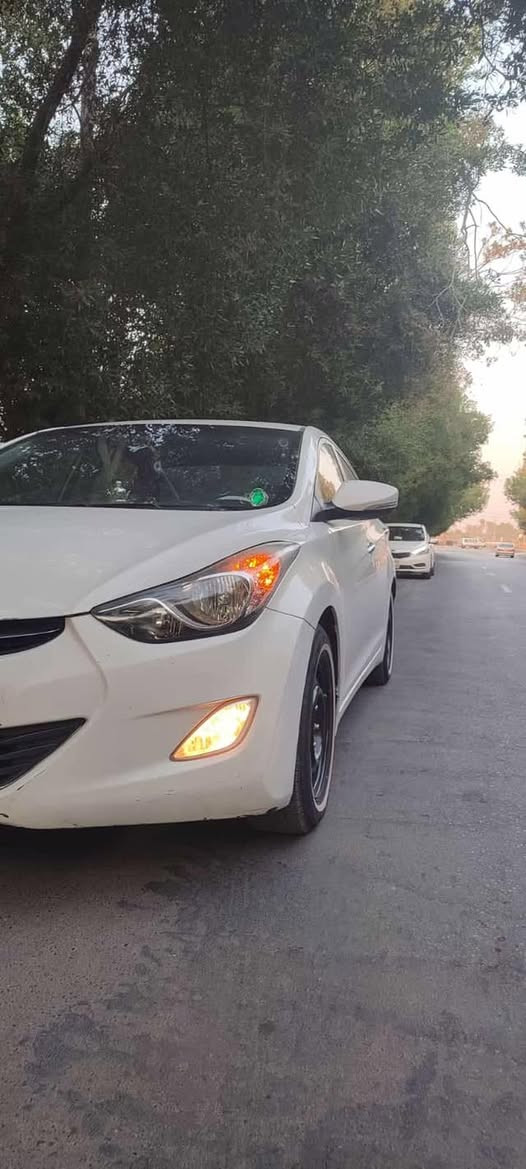 الانتره مديل 2015بانزين اصل فول السياره جديده بمعنه الكلمه ماناقصه برغي دجي وتشوف سنويه عضم عاج مطابق ويه الشاصي رقم بغداد نكليزي رقمه حلو 
مراوس تصير بوبتيما مكان السياره نجف سعرهه 52بيهه مجال قليل الميشتري بس ايعامل ليراسلني ويتعب نفسه ***********
