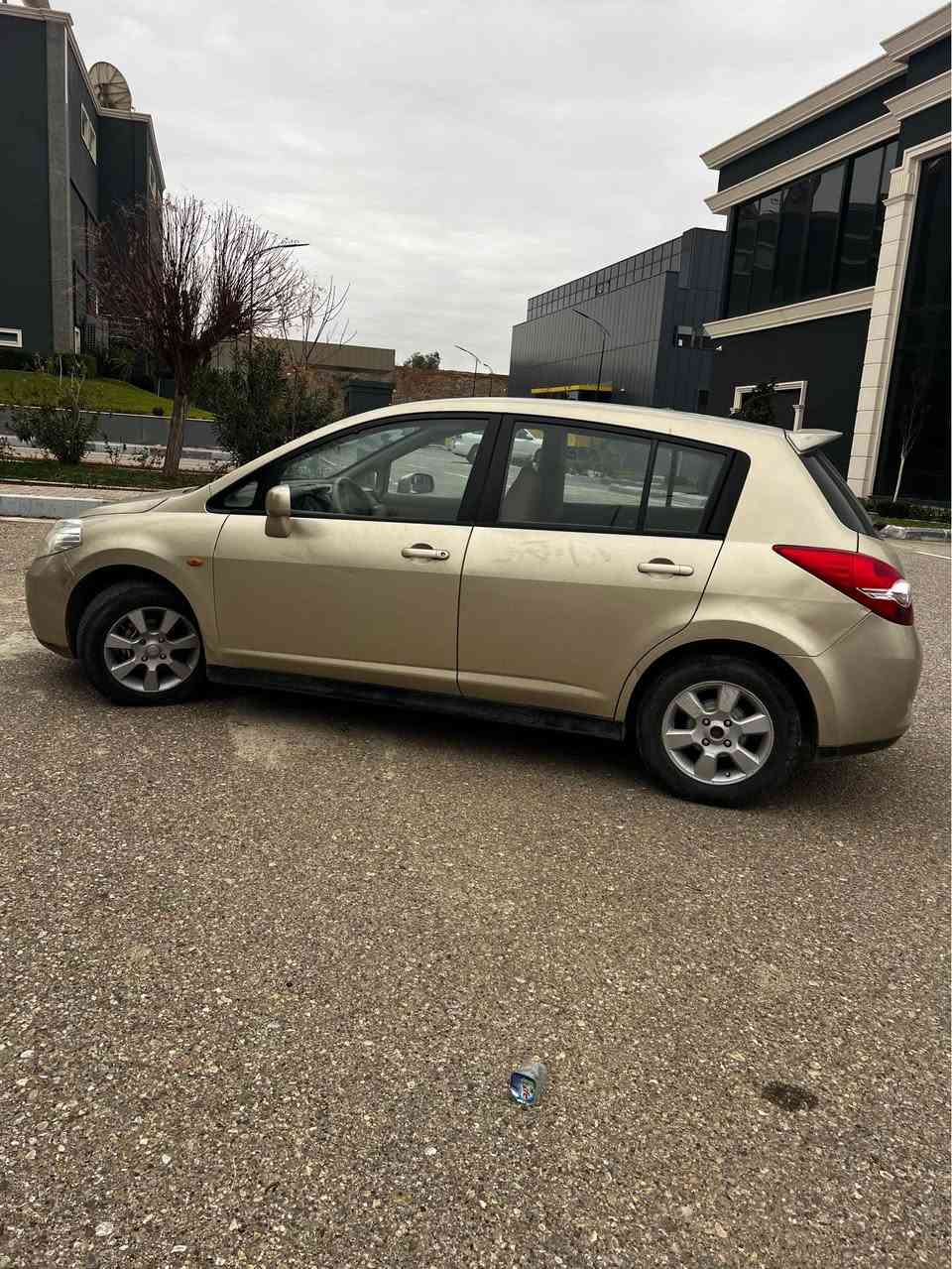 نيسان تبدا موديل 2009
 جوار بارجه ي سبوخه بي ناوكردن 
٦ وه ره قه نيو غرامه له سه ره دواي محمه له بوت ده كه رينمه وه
سحر ٨٣ كه ميك مه جال
*********** أربيل, العراق
