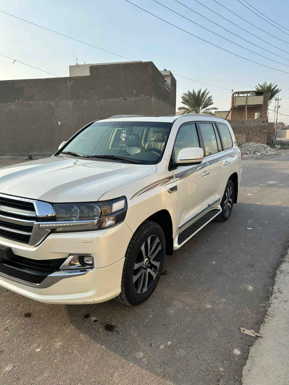 سلام عليكم لاند كروز 2019 بريم اصلي ماشيا 51 مكفولة معدة بارد بصيط موضح بل سونر لسعر 580 رقم الموبايل ***********
