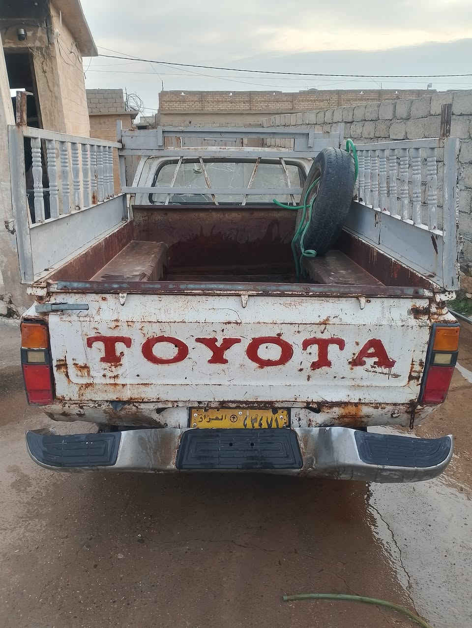 سياره بيكم 80 نقص رنكات بس الكابون ورقي بيها بس بعدمانفتح الاالكتروني مكاتبه بسمي وصاحبها الشرعي موجود بل منطقه يمنه الشراي يجي خاص ***********////***********
