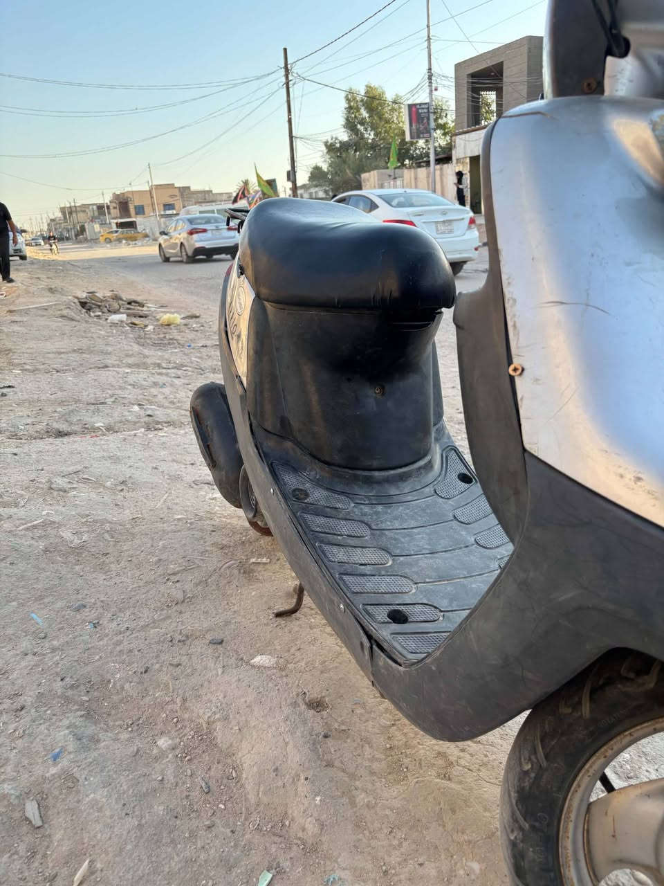 سلام عليكم زعره خطين للبيع مفتوحه بوشه وبستم اصليات  مره وحده نكره سلف كهربايات  شغاله السعر250 وبيها مجال  للتواصل ***********
