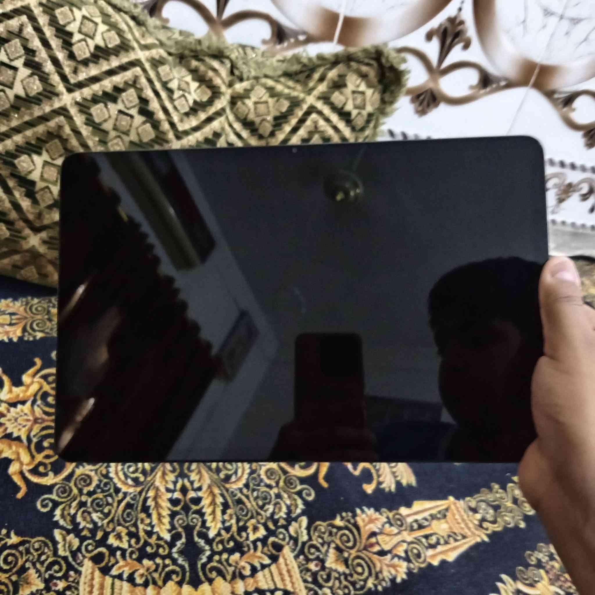 السلام عليكم للبيع HONOR Pad 9 مستخدم قليل النظافة 98 البطارية 100 اخذته ب700 اريدة ب600 قفل اللي يريدة يتصل على هذا الرقم *********** يدعم ببجي 60 فريم
