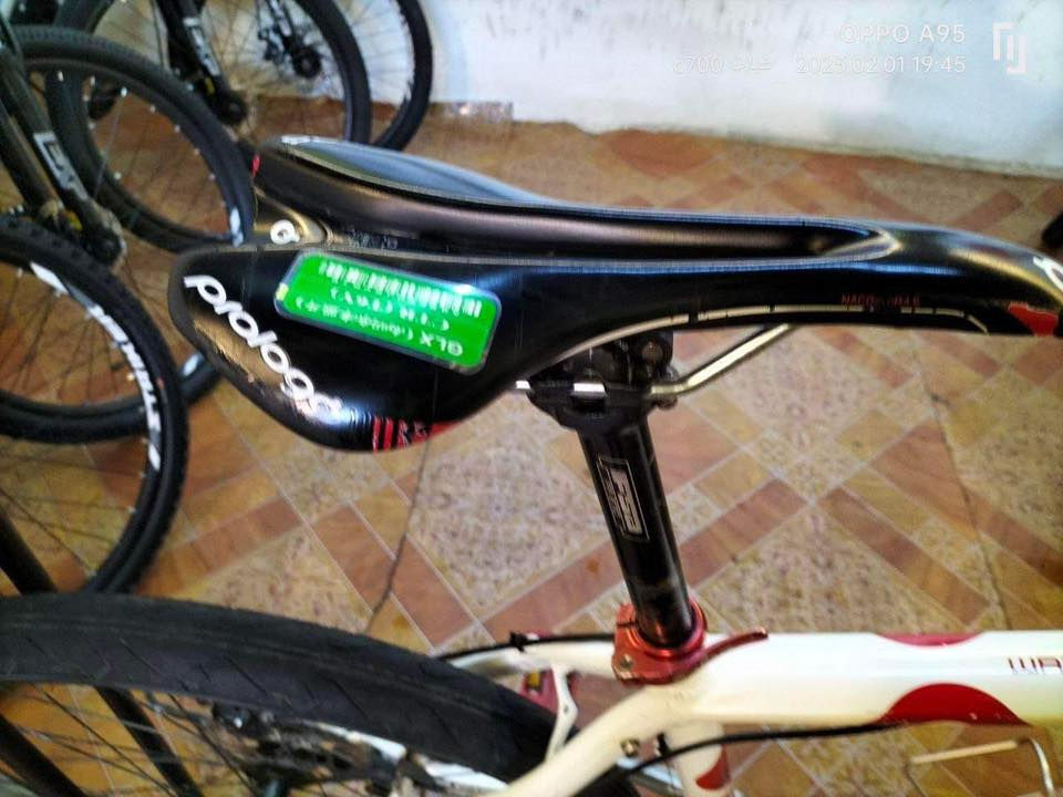 للبيع السعر 280 وبي مجال بسيط بايسكل نضيف جداً والمواصفات مثل ما موضحة بالصور ***********
