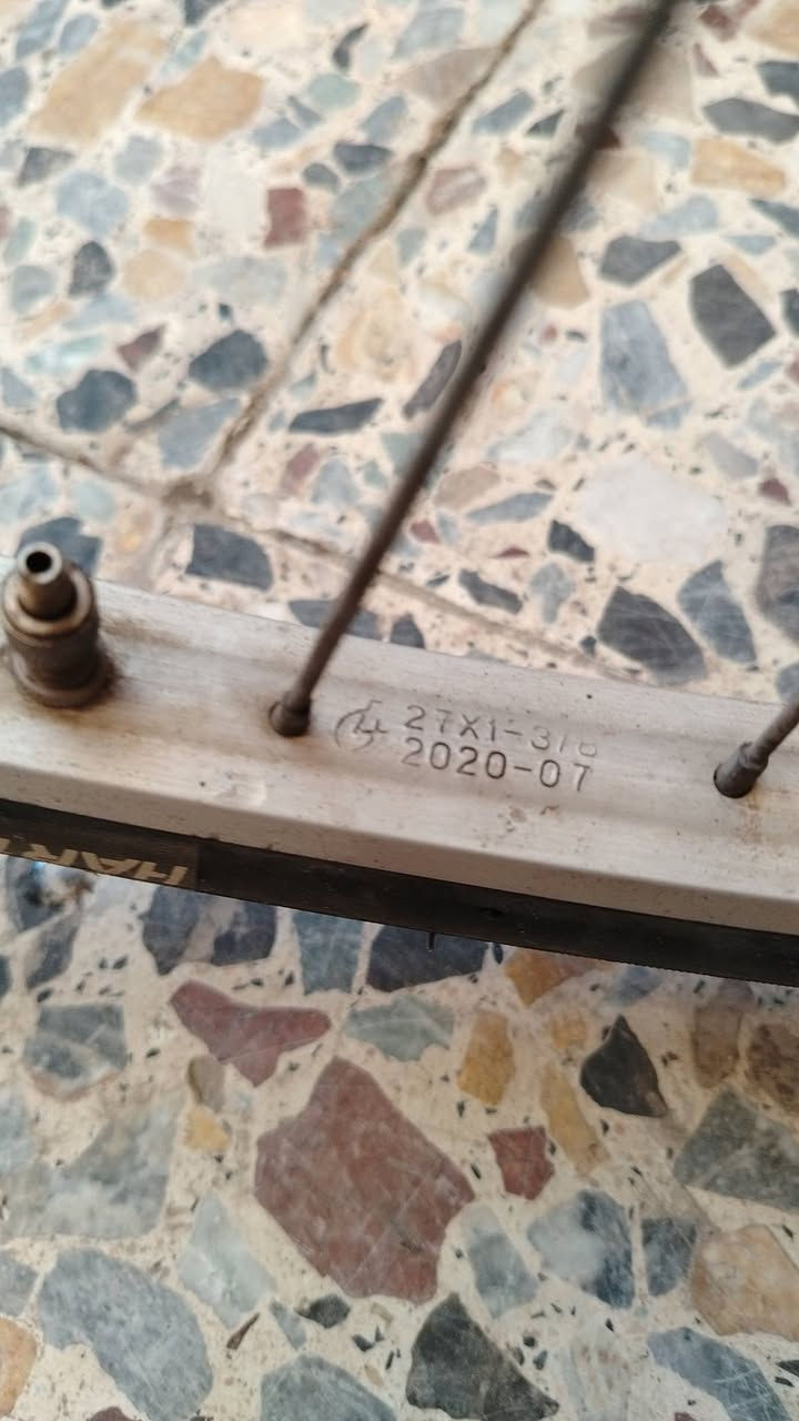 سلام عليكم اخوان بايسكل بناتي برجستون حجم 28 البارحه اشتريته من شارع فلسطين ب140الف اريد اراوسه ب حجم 26 او بيع مكاني العبيدي الراسه ***********
