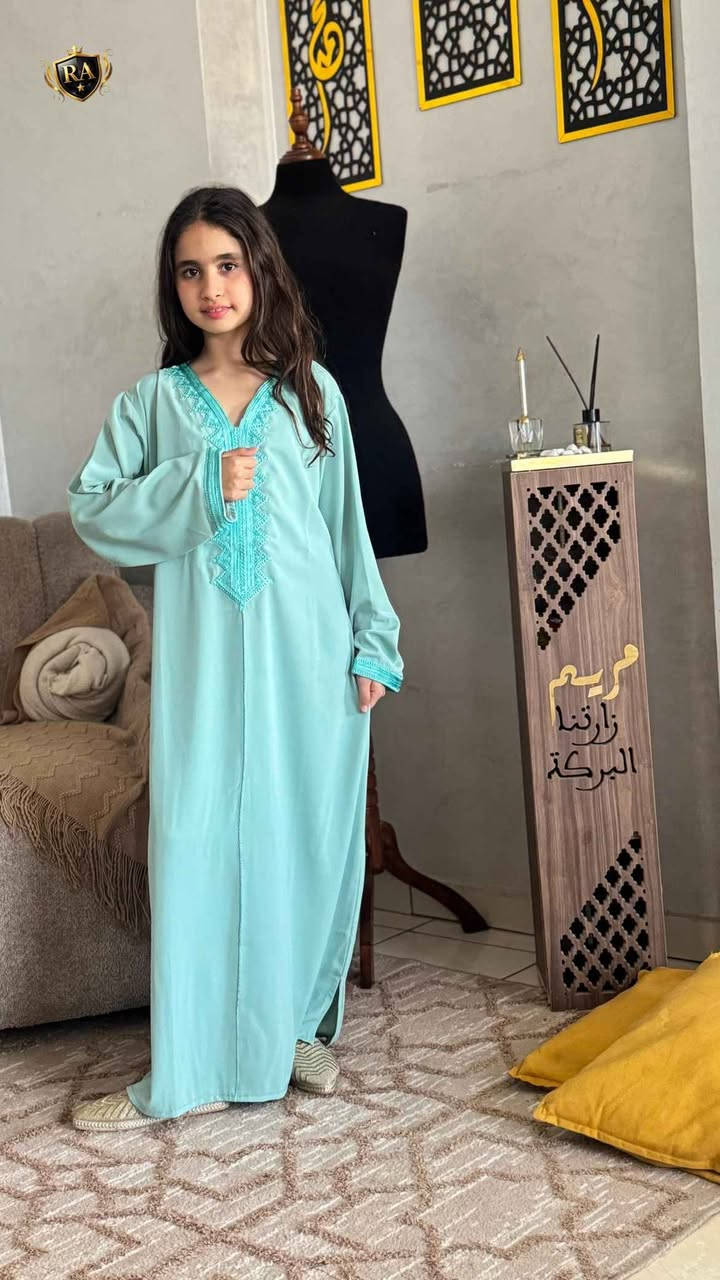 🟠🟤 *جديد  new* 🟤🟠

✨كيمونو بالقب 2 بياس للبنوتات👸👸 للافراح و المناسبات⚡كيمونو +قفطان 😍😍
✨ثوب كمخة رخامية حرة و كريب سامبل  من النوع الممتاز ✨رطب و طايح 
✨مخدوم بالطرز كاطفيل ✨بالسفيفة لون باللون 💎✨ و بلعقاد خدمة لمعلم💎  ✨
🟠متوفر بألوان رائعة ✨

🟤المقاسات:  6 سنوات 8 سنوات 10سنوات 12سنة 
(/100 cm / 110 cm)

🛑 *الثمن:

🟤المقاسات: 14 سنة 16 سنة 18 سنة
 (120 cm / 130 cm)

🛑 *الثمن: 

🚨 *إحذرو التقليد* 🚨 الدار البيضاء, المغرب


**إذا كنت صاحب هذا الإعلان وتريد حذفه لأي سبب، رجاءا أرسل رسالة إلى الدعم الفني**