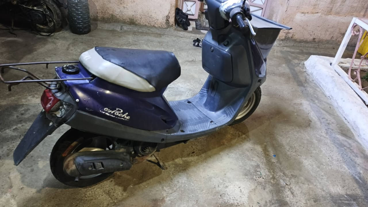 ماطور بزون شاصي شرط مكينه خرسه كهربائية شغاله بس يعوزه كلوبات بس درعو اصلي تايات جديده سعرو 230بي مجال بسيط هذا رقمي خابرني مكاني بل ايمن ***********او اسيا ***********
