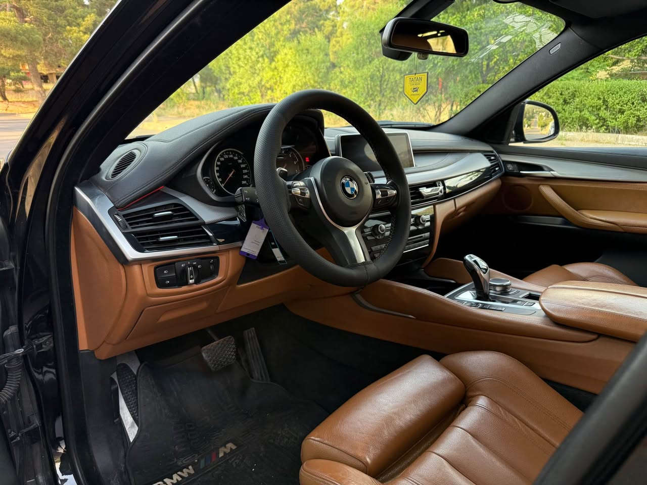 BMW 2019 X6 M Packaga 
شركة عروش كلين تايتل 
محرك v6 3.5 اكس درايڤ توين توربو
ماشيه 
198000 Km
السيارا مكفوله كفاله عامه 
مكان السيارا دهوك 
السعر328  ومجال
للستفسار//
***********
*********** 
موصفات//
فول فول
داخل قيسي
كشنات جلد
كشنات هيتر
فول تحكمات ستيرن
كامرا
شفتات
حساسات امامي
حساسات خلفي
اوتو ستوب
بصمه
هندبريك بصمه
صندوق بصمه
تبريد قطعتين
دادشو
رادار امامي
رادار جانبي 
سلايت
بعد بيها هوايه موصفات 
و السيارا فول فول و ما بيها مصرف الف دينار دهوك, العراق
